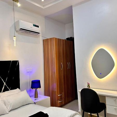 Urban Retreat Luxury Shortlet Apartment Lekki Ajah Lagos With Pool And Gym Kültér fotó