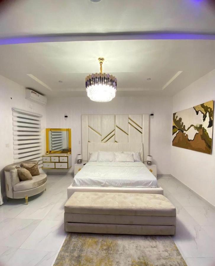 Urban Retreat Luxury Shortlet Apartment Lekki Ajah Lagos With Pool And Gym Kültér fotó